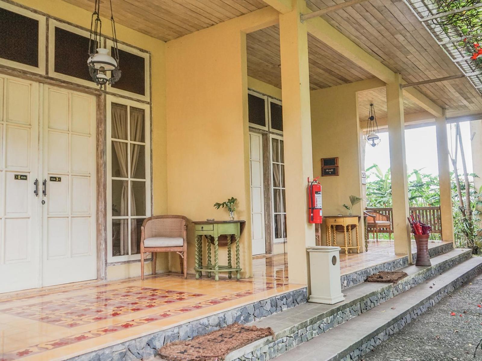 Kayu Arum Resort Salatiga Exterior foto